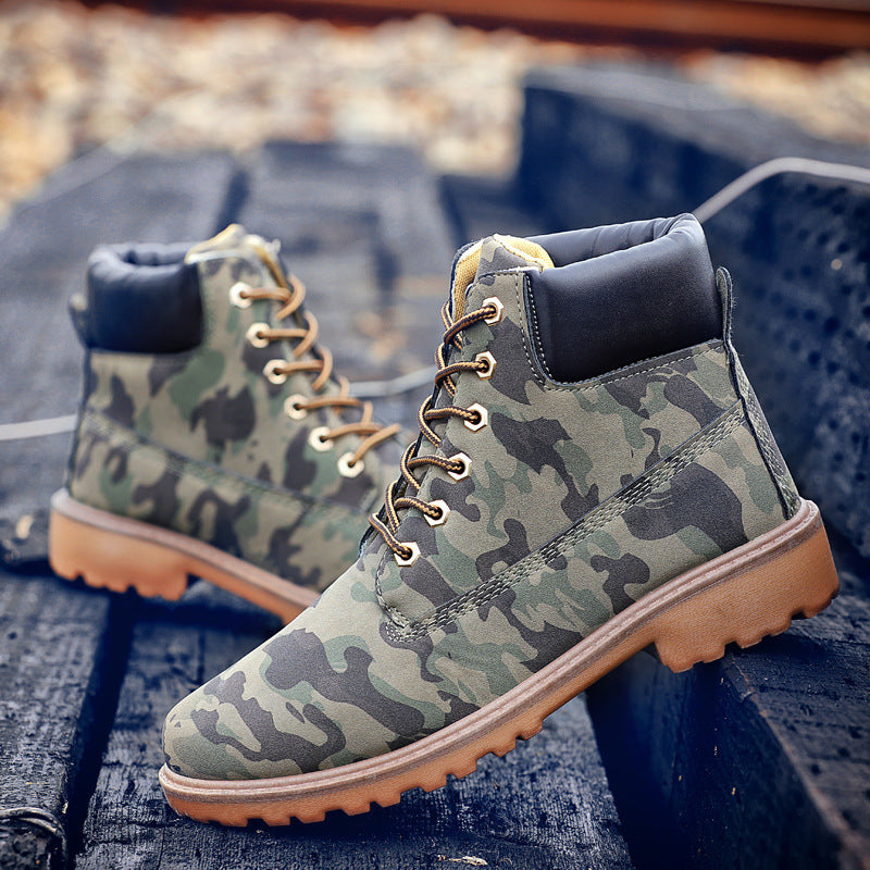 Men's high-top leather boots, camouflage print with lace-up eyelets and rugged sole