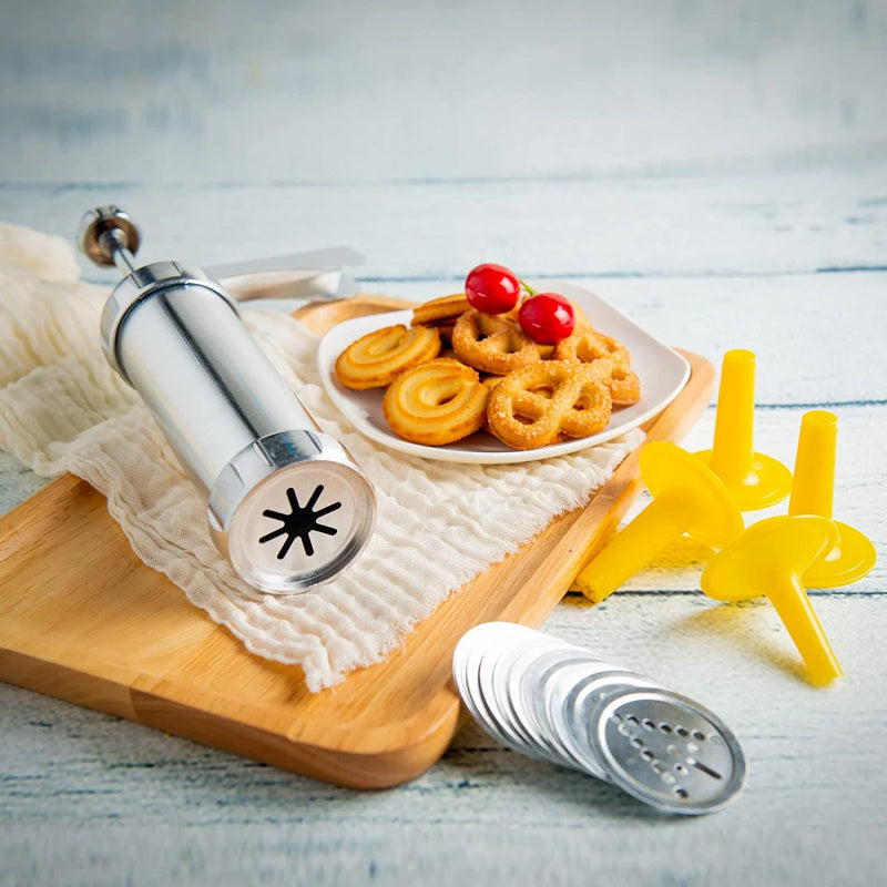 Cookie Press Gun & Icing Set – Alloy Maker with 20 Discs & 4 Pastry Tips