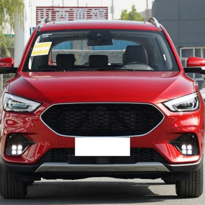 Front bumper fog light and turn signal lamps, black bezels, on MG ZS