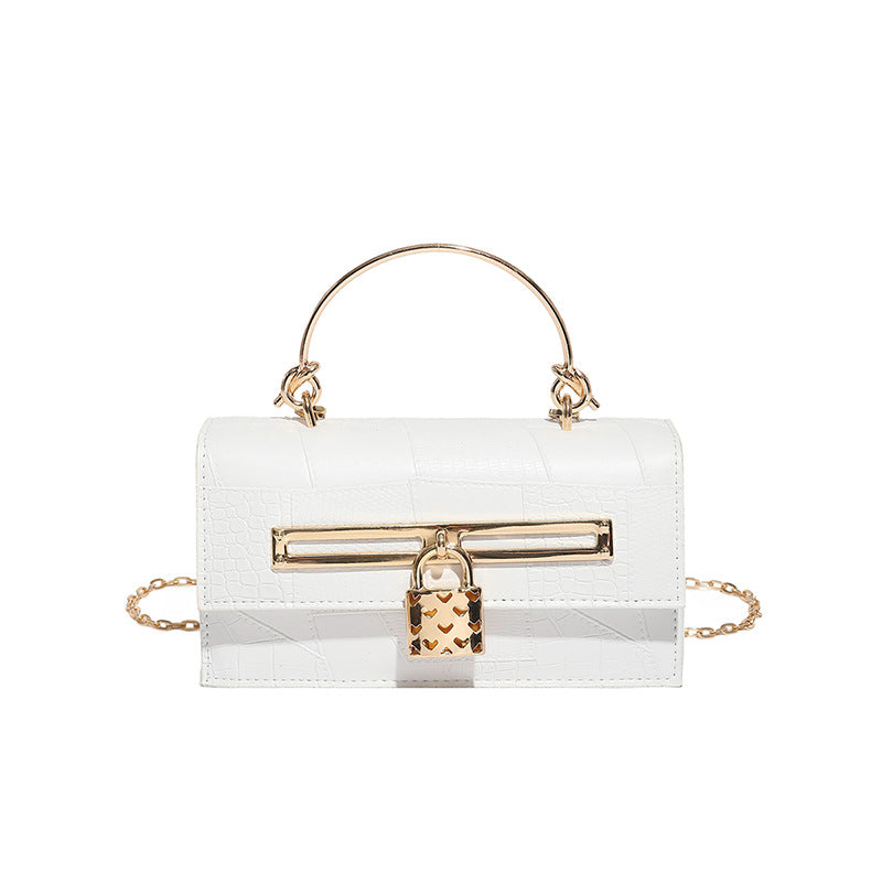 Women’s chain crossbody bag in white PU leather, front bar clasp with lock pendant