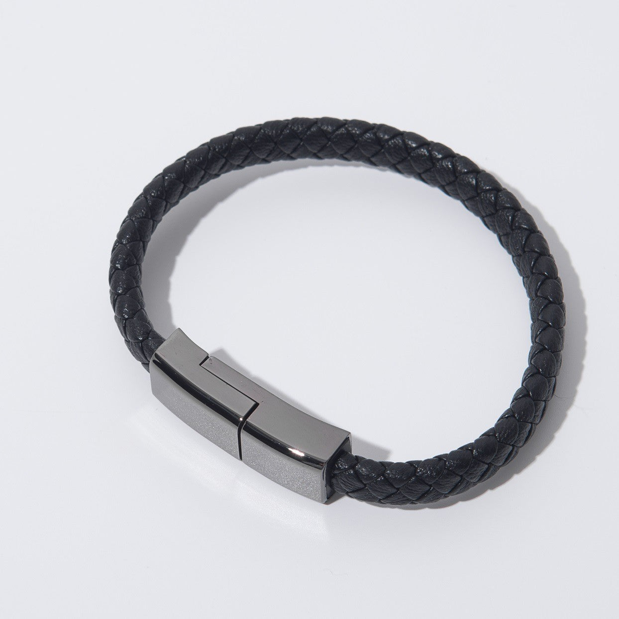 Bracelet USB Charging Cable – Portable Data Cord for iPhone 14/13, USB-C & Micro USB Devices